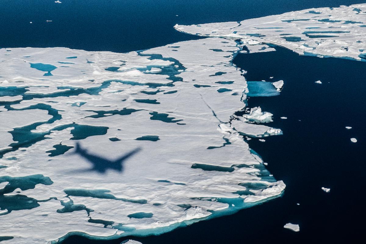 Smeltevannsbassenger på arktisk sjøis